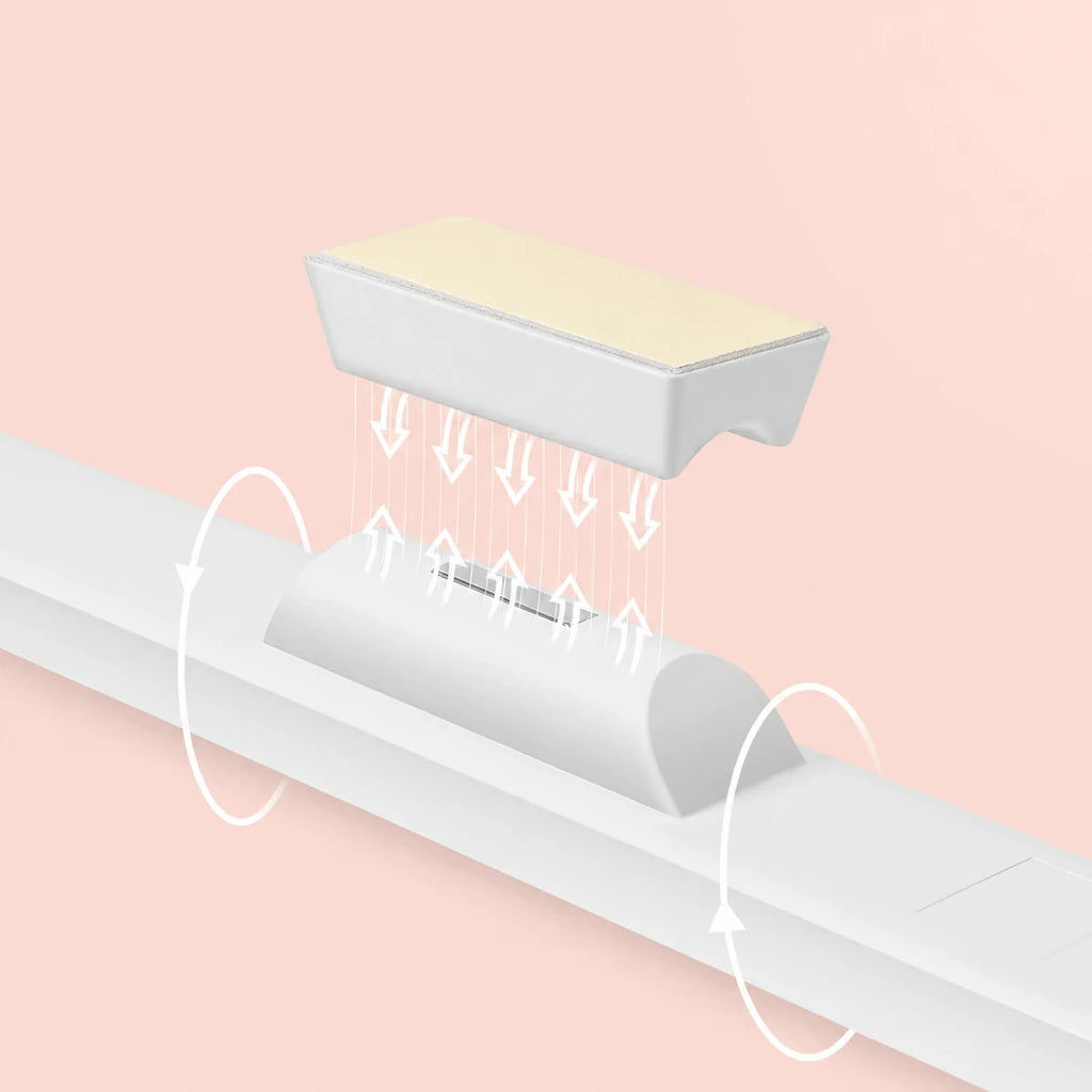 Illustration du mécanisme de fixation magnétique avec support adhésif et rotation flexible de la lampe