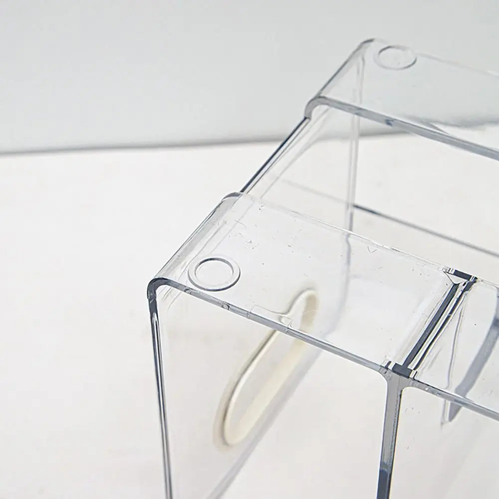 Gros plan sur les angles et les pastilles de la structure en plastique transparent