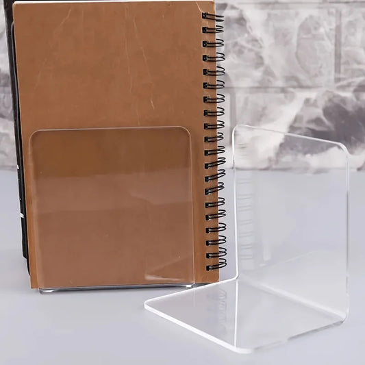 Deux supports transparents maintenant un carnet à spirale vertical