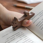 Bague de lecture chien en bois - Vignette | Le coin du lecteur
